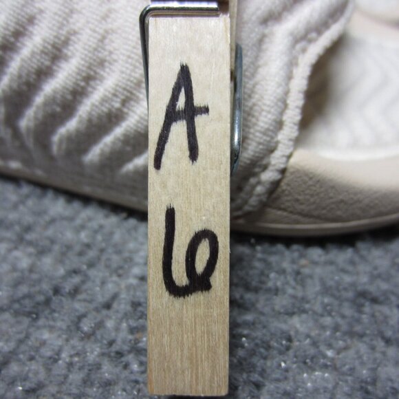 APL ZigZag Slide Sandals Womens Size 6 Beige Lightweight Comfort - Picture 9 of 9